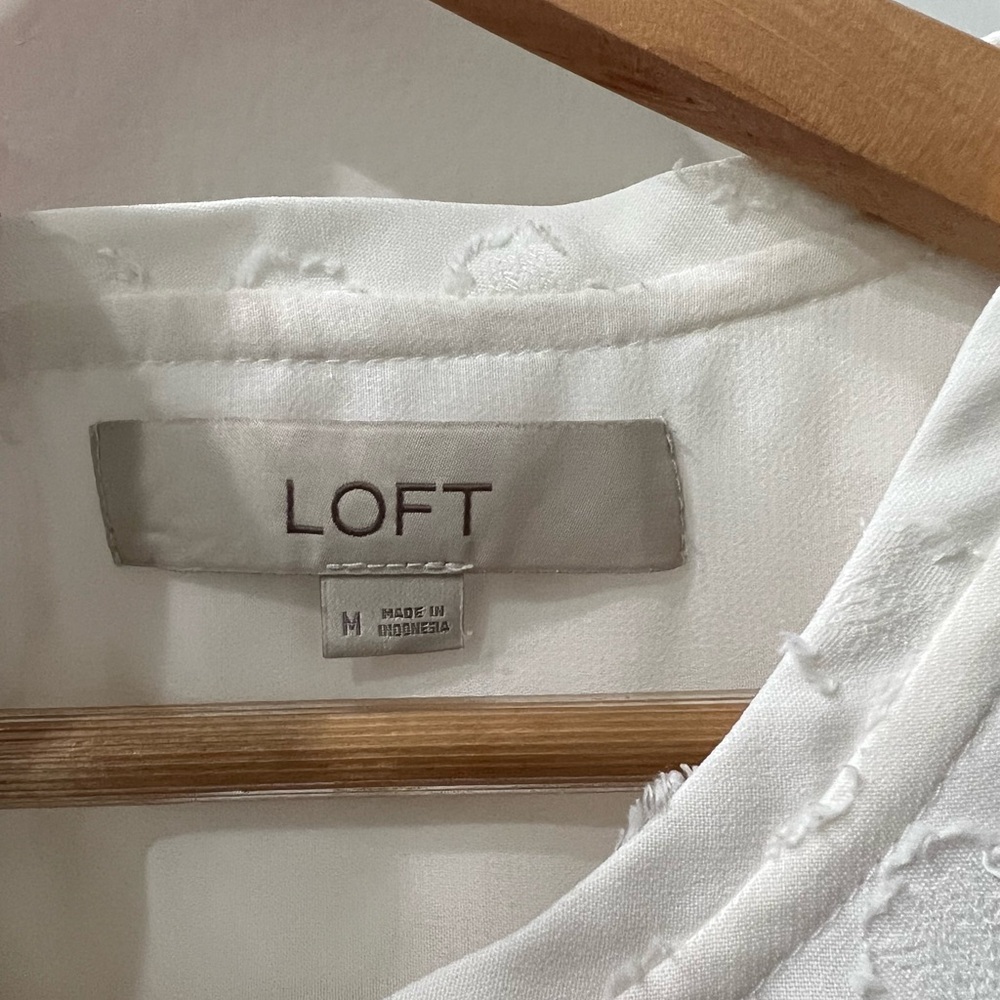 Final Price - LOFT - Ivory Textured Sleeveless Top with Flutter Sleeve - Picture 3 of 4